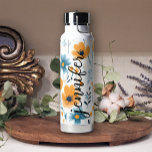 Geel Blauw  Bloemen Naam toevoegen Waterfles<br><div class="desc">Bloemen waterfles.</div>