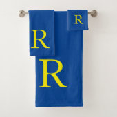 Geel blauw Monogram Initiaal Kleurrijk Cute Custom Bad Handdoek (Insitu)