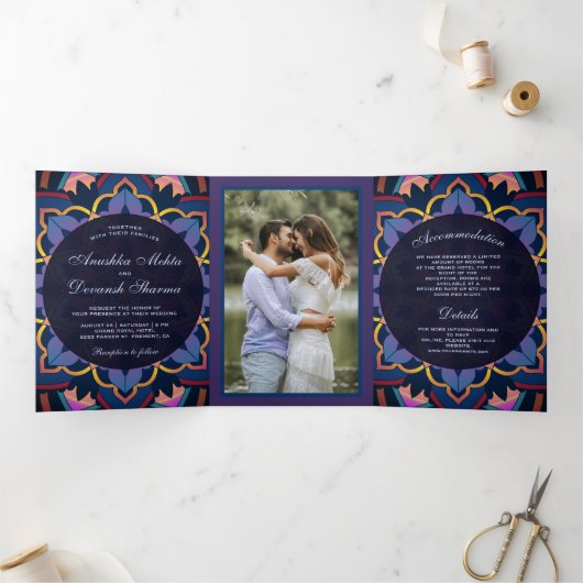Geel Blauw Paarse Mandala Indiase trouwfoto Drieluik Uitnodiging (Binnen)