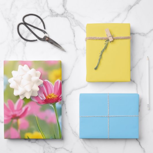 Geel Blauw Roze Wilde Bloemen Veld 2025 Inpakpapier Vel (Voorkant)