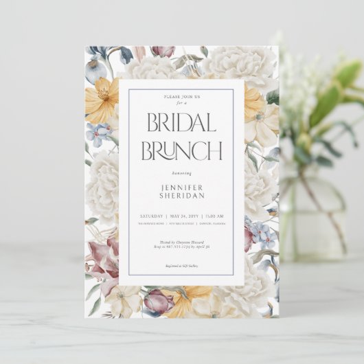 Geel Blauw & Wit Bloemen Wit Bruids Brunch Kaart (Staand voorkant)
