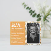 Geel Bloemen Vrouwen 80e Verjaardag Foto Uitnodiging Briefkaart (Staand voorkant)