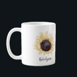 Geel & Bruin Zonnebloem Gepersonaliseerde Koffie M Koffiemok<br><div class="desc">Deze koffie mok heeft een waterverf stijl afbeelding van een zonnebloem in geel en bruin. Jouw naam of andere gepersonaliseerde tekst wordt hieronder in donkerbruin schrift gespeld. Gebruik het veld sjabloon om uw eigen naam of ander bericht in te voeren.</div>