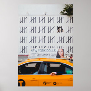 GEEL CAB IN DE VOORZIJDE VAN DE WIT-GESCHREVEN MUU POSTER