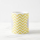 Geel Chevron Zigzag Gepersonaliseerd Monogram Koffiemok (Center)