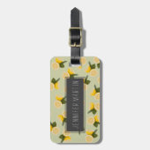 Geel citrus Lemon-fruit op Bleek kalkgroen Bagagelabel (Voorkant verticaal)