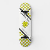 Geel Clover Ribbon door Kenneth Yoncich Skateboard (Voorkant)