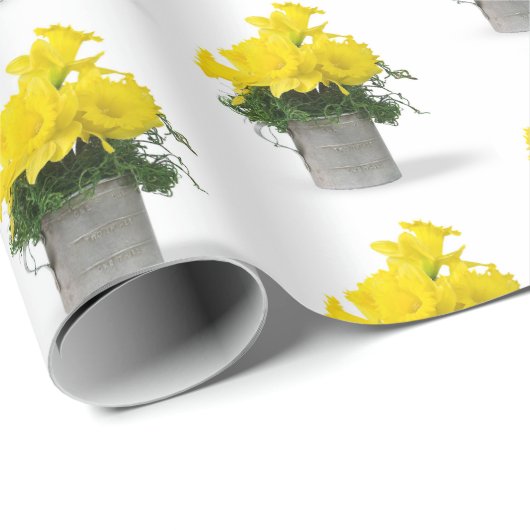 Geel Daffodil Bouquet in Tin Cup Cadeaupapier (Rol Hoek)
