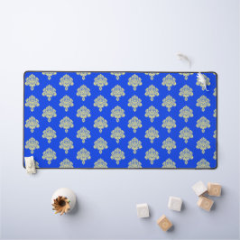 Geel damast patroon op blauw bureaumat