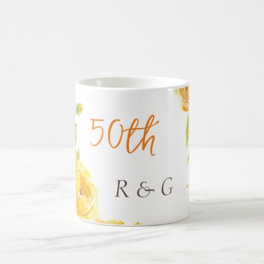 Geel Elegant 50e Monogram Bruiloft Jubileum Magische Mok (Center)