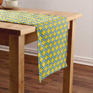 Geel en Baby Blue Trellis, Lattice, Quatrefoil Korte Tafelloper