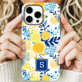 Geel en Blauw Bloemmonogram Initiaal Case-Mate iPhone Case