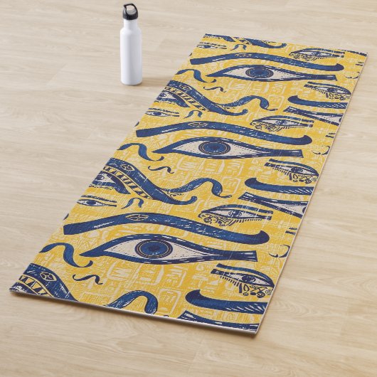Geel en Blauw Egyptisch Patroon - Oog van Horus Yogamat (In situ)