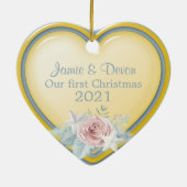 Geel en blauw hart Nieuw Weds Eerste Kerstmis Keramisch Ornament (Achterkant)