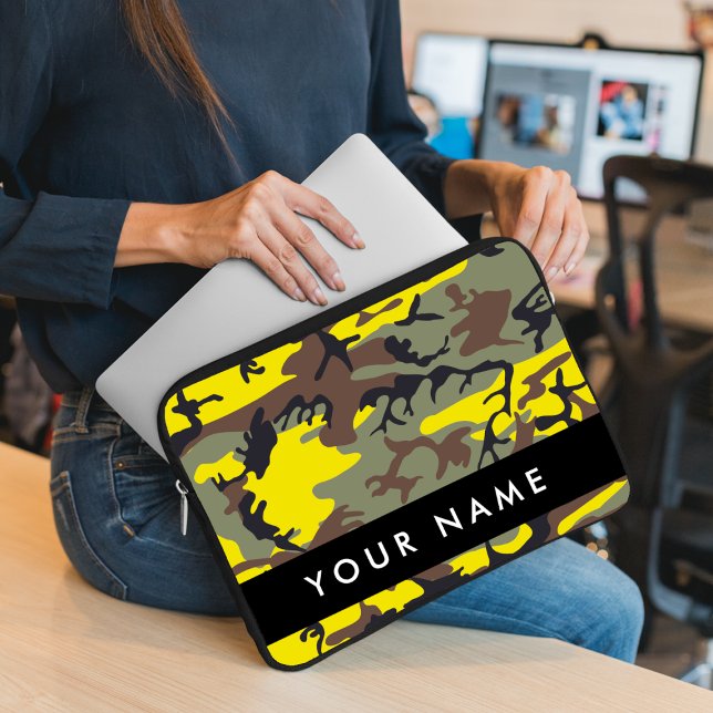 Geel en bruin Camouflage Jouw naam Personaliseren Laptop Sleeve (Creator heeft geüpload)
