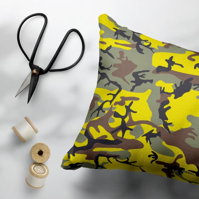 Geel en Bruin Camouflage, Militair, Leger Accent Kussen (Creator heeft geüpload)