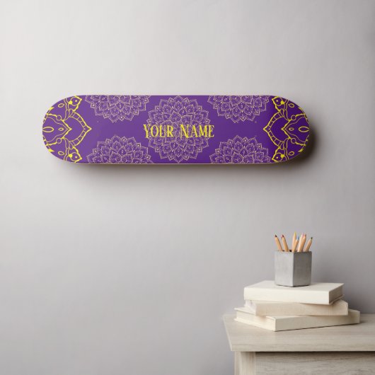 Geel en diep Paars Mandala Skateboard (Muurkunst (Horizontaal))