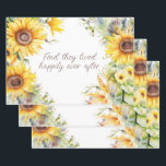 Geel en Goud Zonnebloemen Lijst Gepersonaliseerd Inpakpapier Vel<br><div class="desc">Geel en Goud Zonnebloemen Waterverf lijst met gepersonaliseerde naam in het midden in uw keuze van kleur en lettertype.</div>