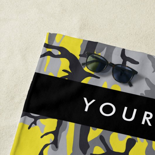 Geel en grijs Camouflage Jouw naam Personaliseren Strandlaken (In situ)