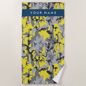 Geel en grijs Camouflage Jouw naam Personaliseren Strandlaken (Voorkant)