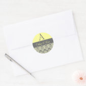 Geel en Grijs Damast Bruiloft Monogram V2 Ronde Sticker (Envelop)