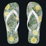 Geel en grijs  Elegant Floral Wedding Teenslippers<br><div class="desc">Een prachtig collectie met een geel en grijs bloemetjesontwerp! Een elegant zoekt een lente,  zomer of tuinbruiloft. Rozen en pinda's zijn overvloedig en elegant zichtbaar voor een verfijnde en mooie look!</div>