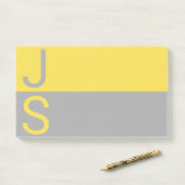 Geel en grijs Matig Initiaal Monogram Post-it® Notes (Op bureau)