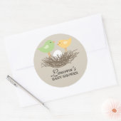 Geel en Groen Baby Vogelnest | BABY SHOWER Ronde Sticker (Envelop)