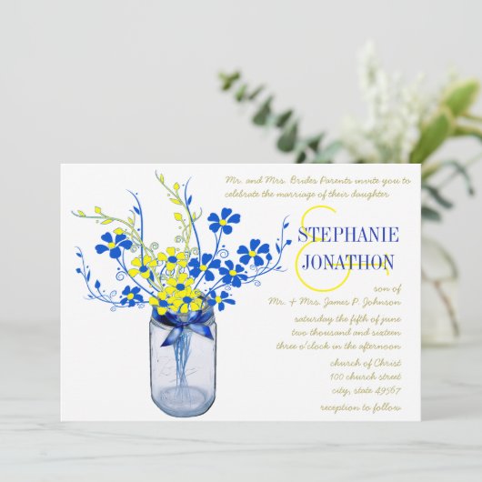 Geel en koninklijk blauw Mason Jar Wildflower Wedd Kaart (Staand voorkant)