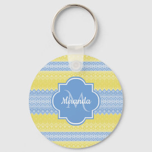 Geel en licht blauw nit patroon met monogram sleutelhanger