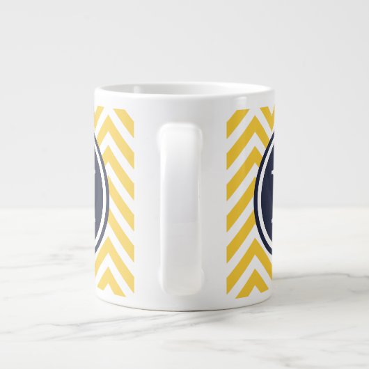 Geel en Navy Blue Chevron Custom Monogram Grote Koffiekop (Achterkant)