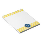 Geel en Navy Quatrefoil Pattern Custom Monogram Notitieblok (Schuin)