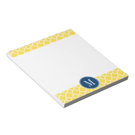 Geel en Navy Quatrefoil Pattern Custom Monogram Notitieblok (Schuin)
