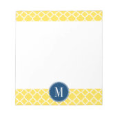 Geel en Navy Quatrefoil Pattern Custom Monogram Notitieblok (Voorkant)