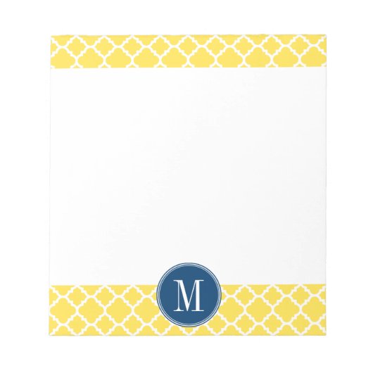 Geel en Navy Quatrefoil Pattern Custom Monogram Notitieblok (Voorkant)