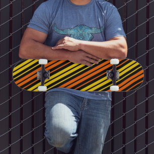 Geel en Oranje Verticale Strepen Zwart Persoonlijk Skateboard