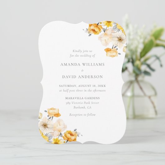 Geel en perzik bloemige bruiloft kaart (Staand voorkant)