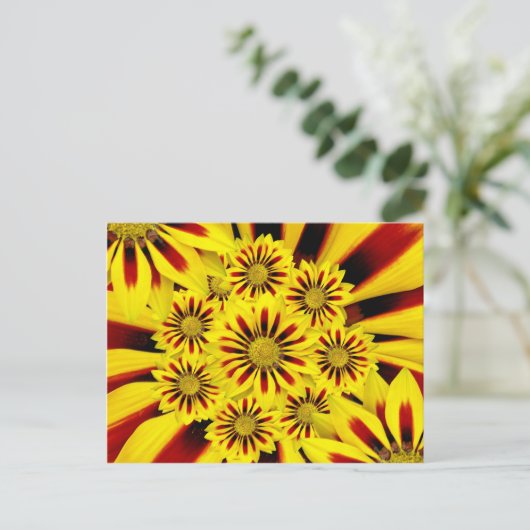 Geel en rood gestreept Gerbera Daisy Sunflower Briefkaart (Staand voorkant)