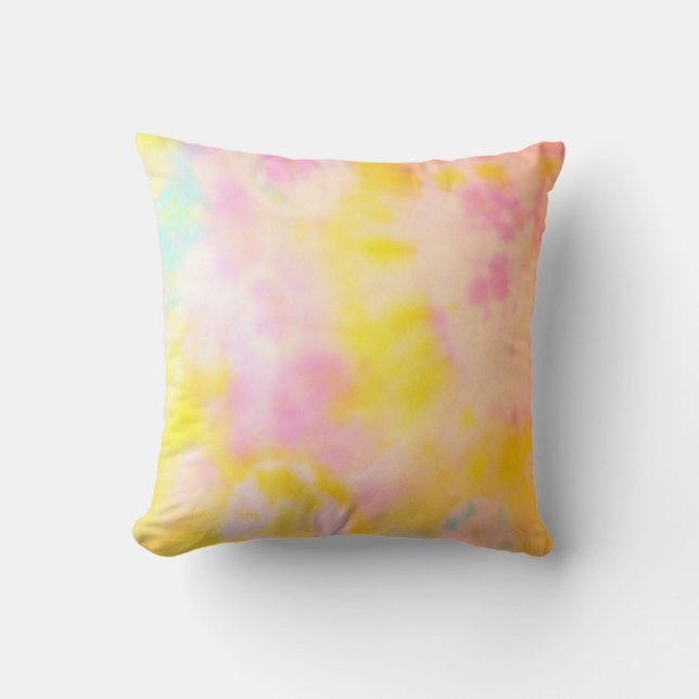 Geel en roze met tie-dye geverfde kussen (Voorkant)