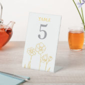 Geel en wit Bloemen Trouwtafel Nummer Reclamebord Met Voetstuk (Insitu)