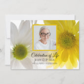 Geel en wit Daisy Bloemen Viering van het Leven Kaart (Voorkant)