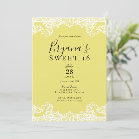 Geel en wit kant Elegant Sweet 16 Party Kaart (Staand voorkant)