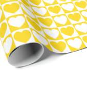 Geel en wit, met hart bekeken cadeaupapier (Rol Hoek)