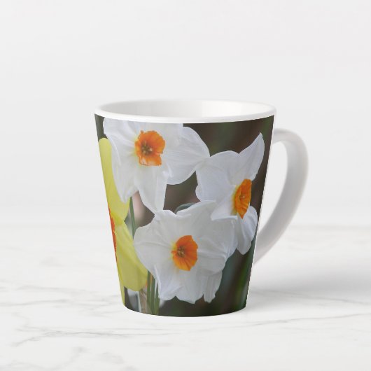 Geel en wit Narcissus Floral Latte Mok (Rechterhoek)