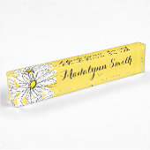 Geel en Witte Whimsical Daisy met de Tekst van de Naambordje