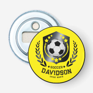 Geel en zwart aangepast voetbalnaamcadeau button flesopener