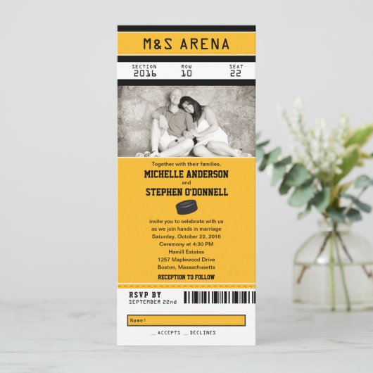 Geel en zwart Hockey Sport Ticket Wedding Kaart (Staand voorkant)