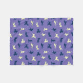 Geel en zwart Lab Puppies op Paarse achtergrond Fleece Deken (Voorkant (Horizontaal))