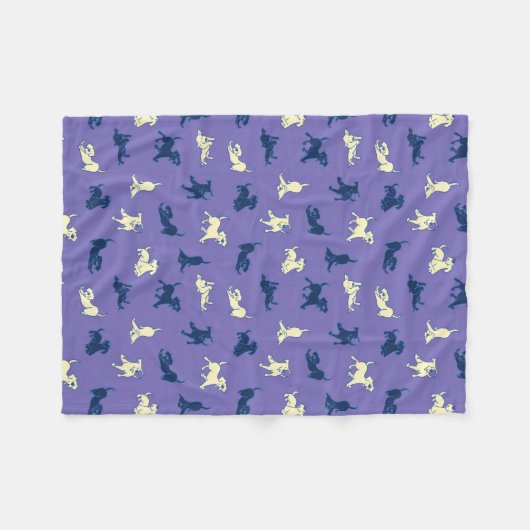 Geel en zwart Lab Puppies op Paarse achtergrond Fleece Deken (Voorkant (Horizontaal))