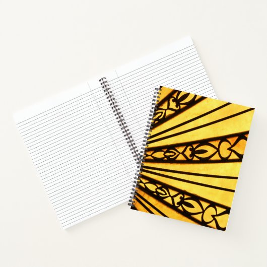 Geel en zwart notitieboek (Binnen)